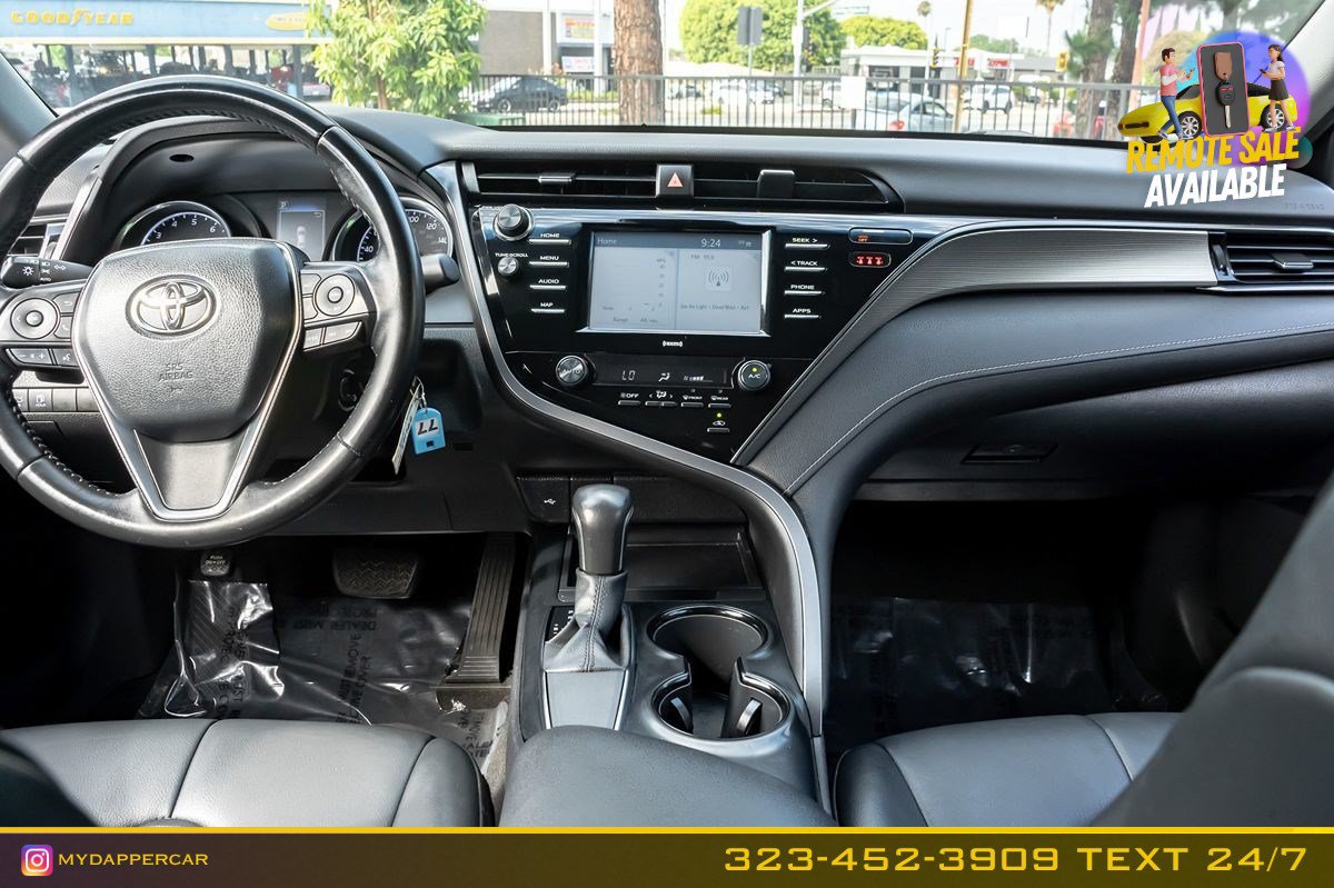 Used 2020 Toyota Camry SE FWD image 19