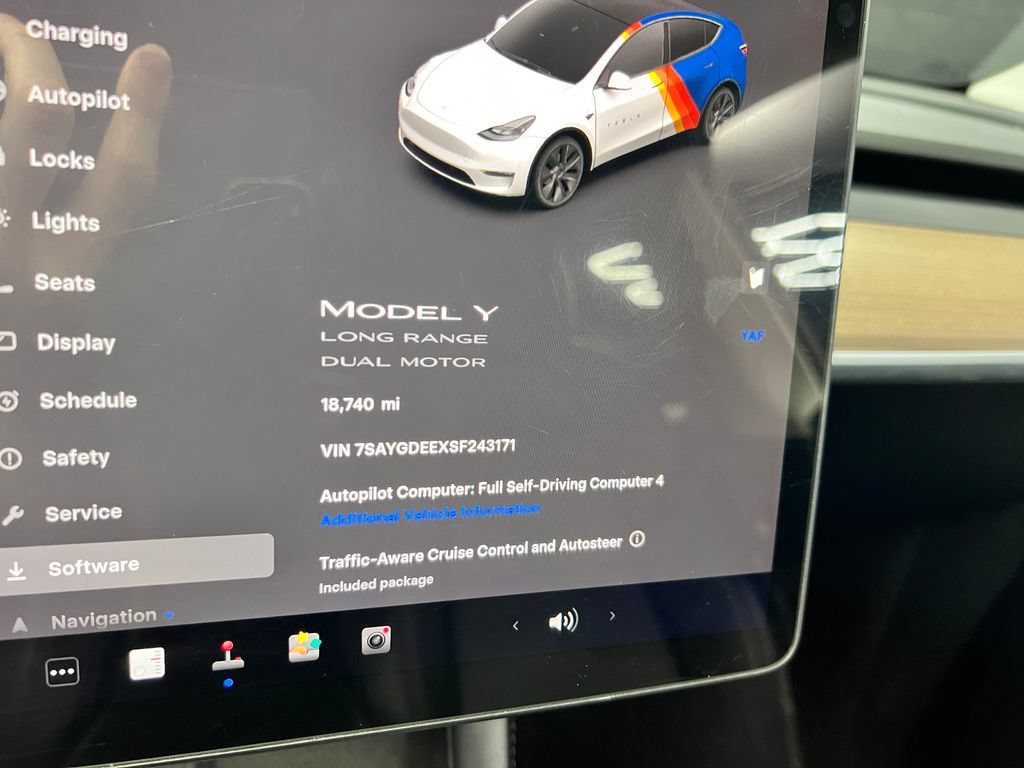 Used 2025 Tesla Model Y Long Range AWD/4WD image 19