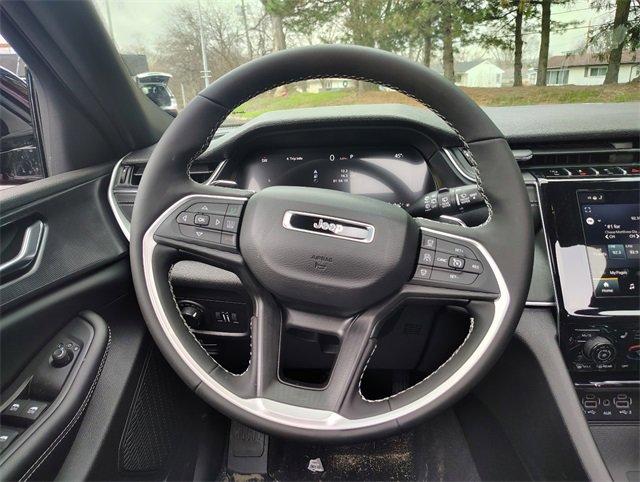 New 2025 Jeep Grand Cherokee Altitude w/ Trailer Tow Package image 16