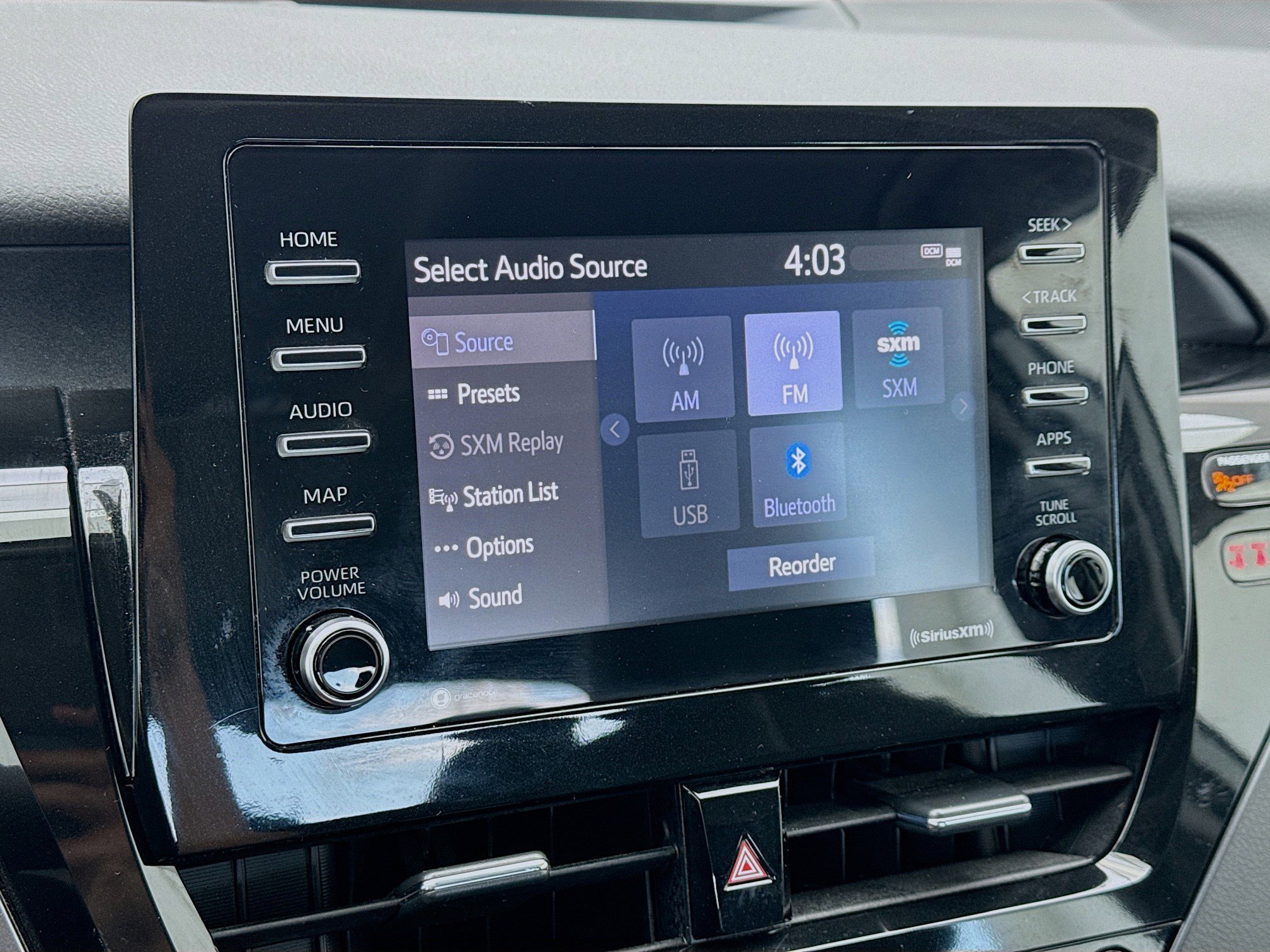 Used 2022 Toyota Camry SE FWD image 11
