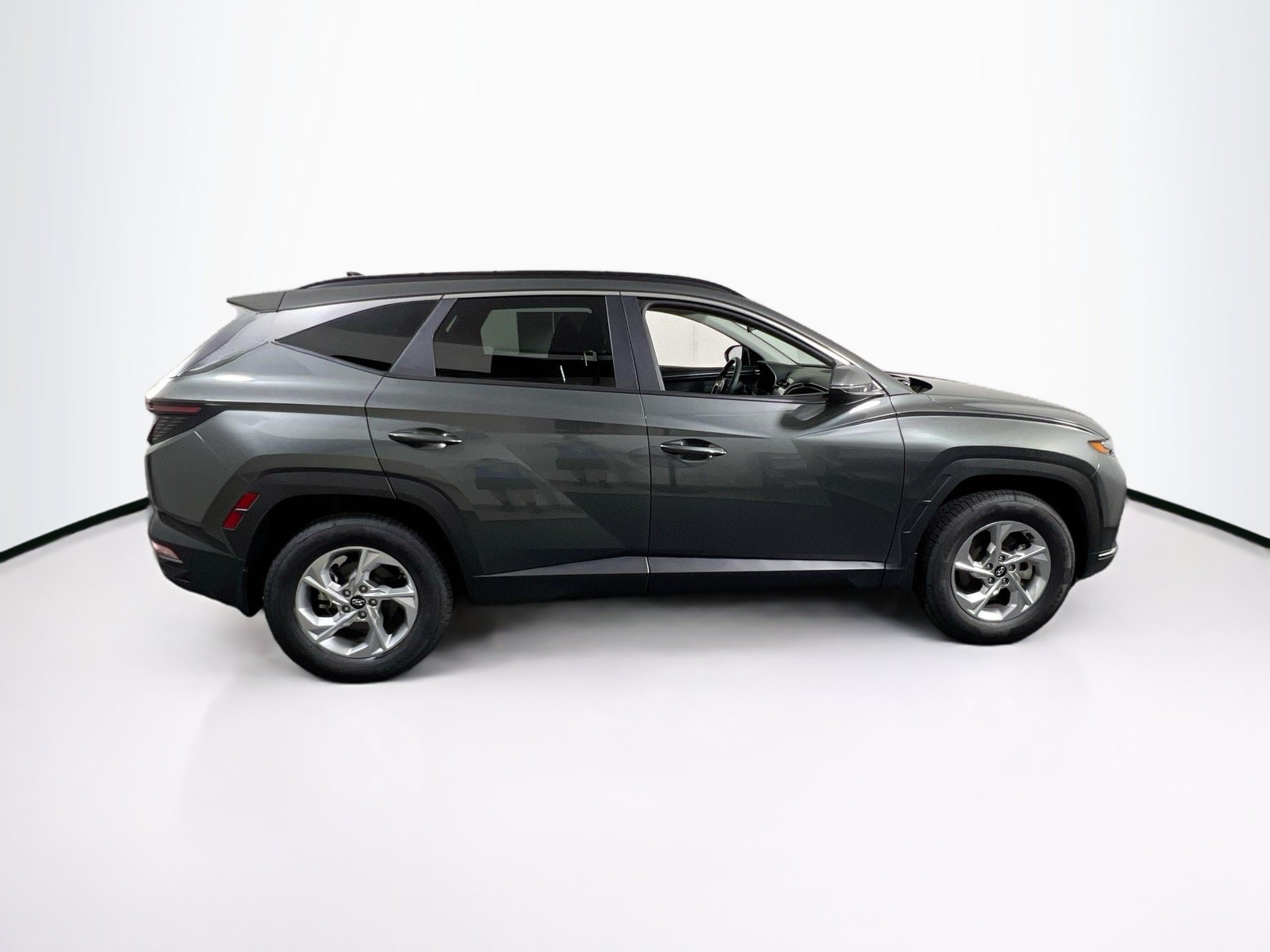 Used 2023 Hyundai Tucson SEL w/ Winter Package AWD/4WD image 4