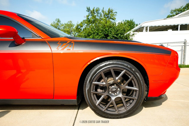 Used 2017 Dodge Challenger R/T w/ Quick Order Package 22P T/A RWD image 11