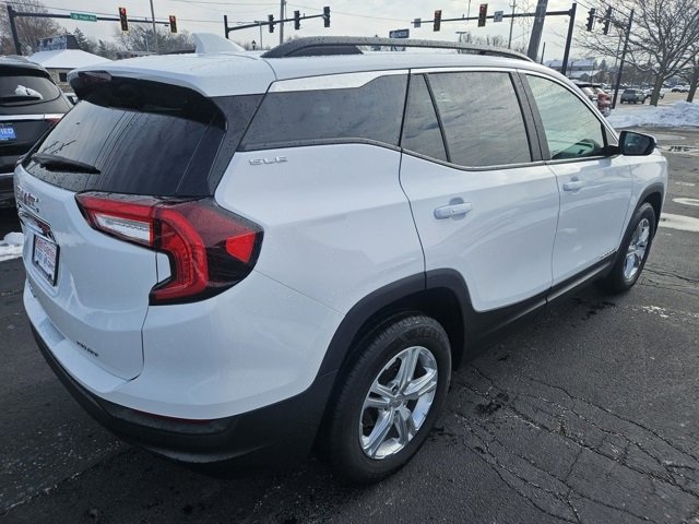 Used 2022 GMC Terrain SLE w/ Driver Convenience Package image 8