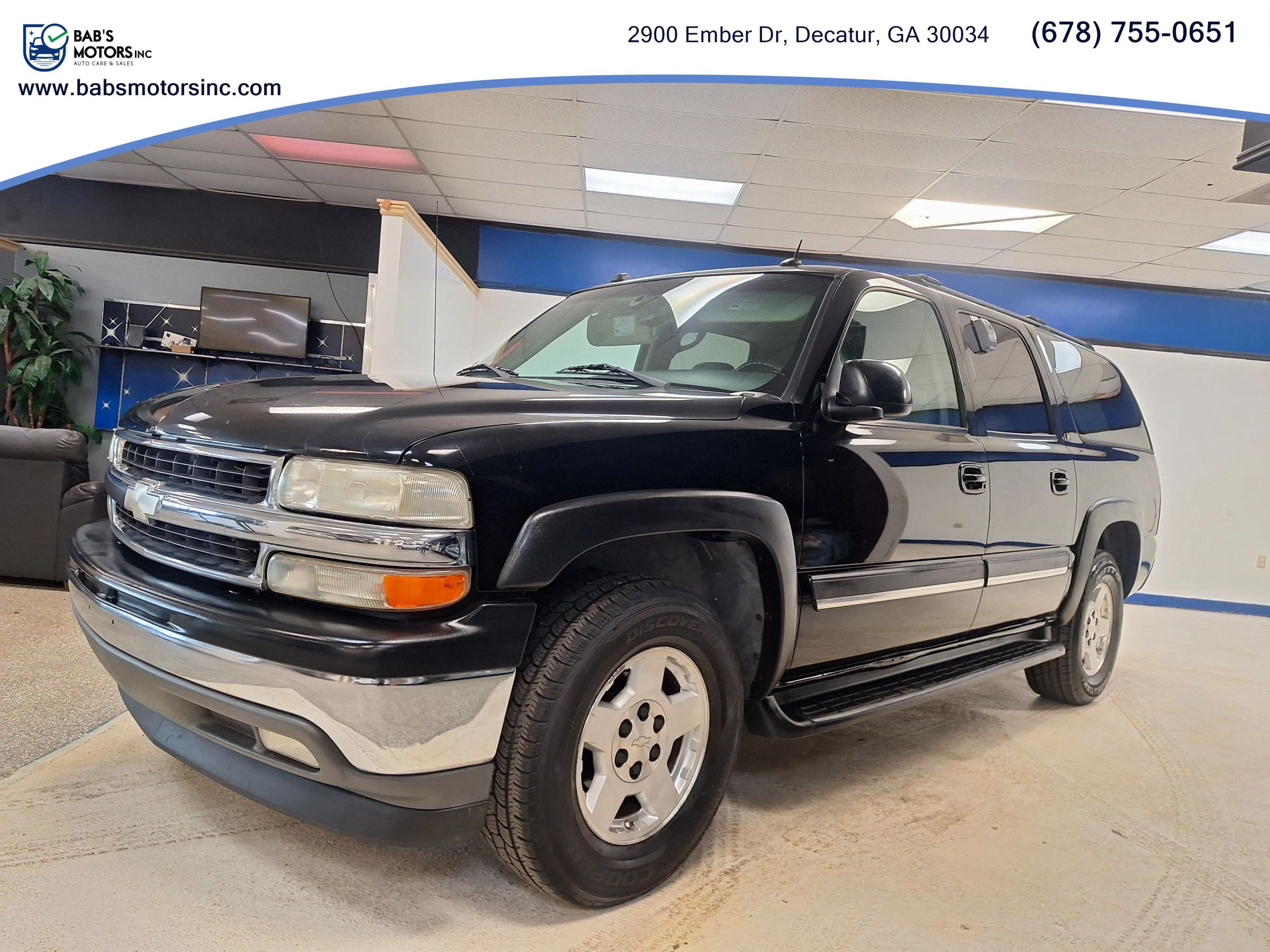 Used 2005 Chevrolet Suburban LT w/ Preferred Equipment Group RWD image 3