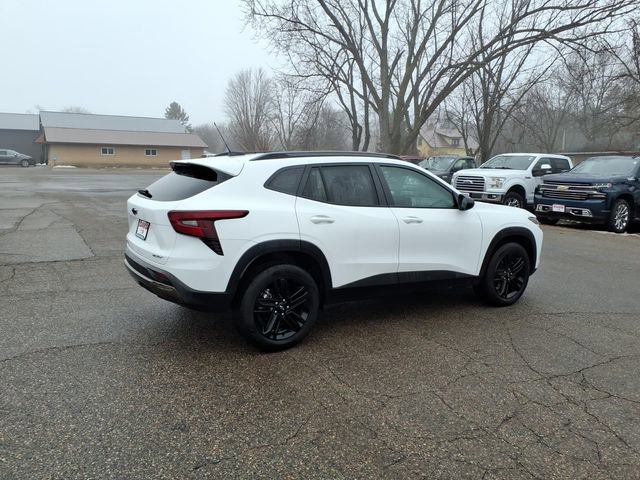 Used 2025 Chevrolet Trax ACTIV w/ Driver Confidence Package image 3