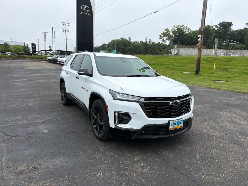 Used 2022 Chevrolet Traverse Premier w/ Redline Edition AWD/4WD image 17