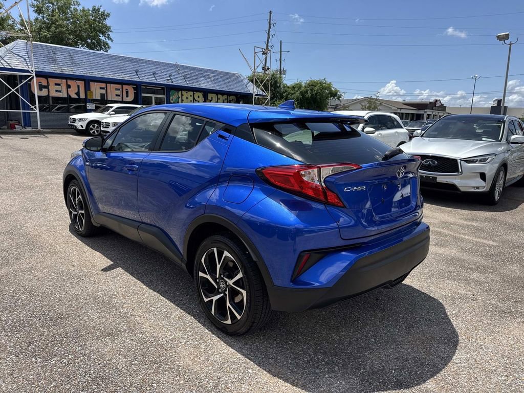 Used 2018 Toyota C-HR XLE image 6