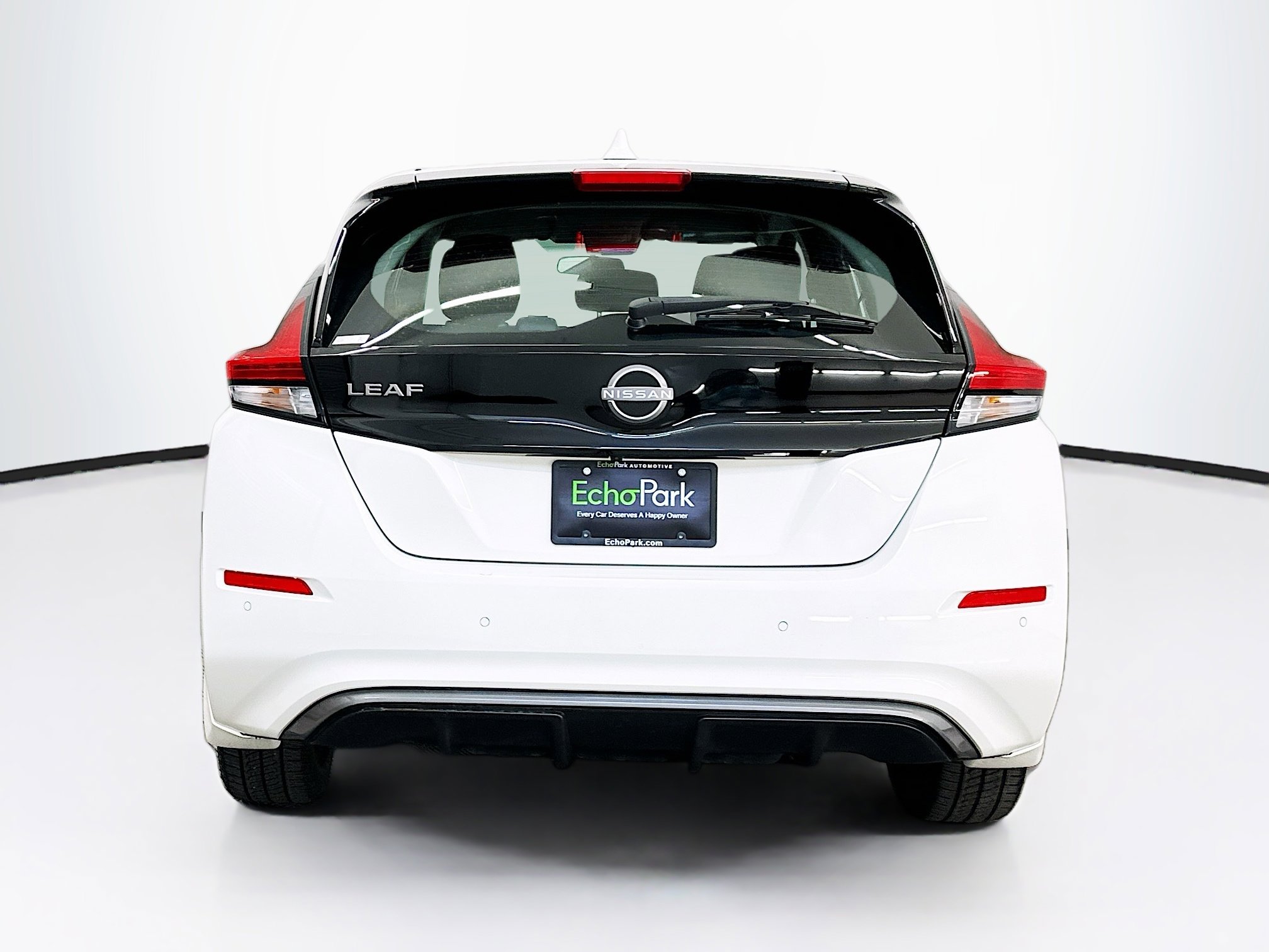 Used 2025 Nissan Leaf S image 7