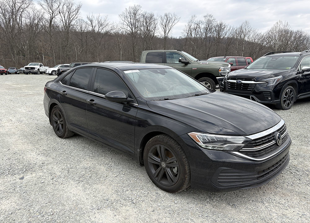 Used 2024 Volkswagen Jetta SE w/ Panoramic Sunroof Package image 4
