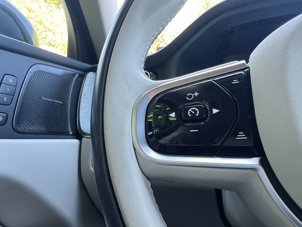 Certified 2025 Volvo XC60 T8 Ultra w/ Protection Package Premier AWD/4WD image 12