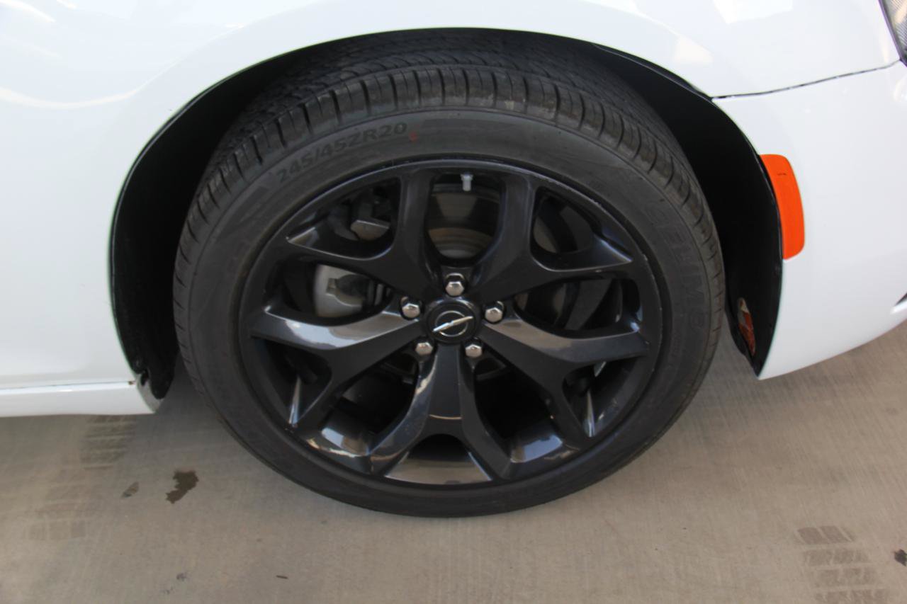 Used 2023 Chrysler 300 Touring w/ Sport Appearance Package RWD image 32
