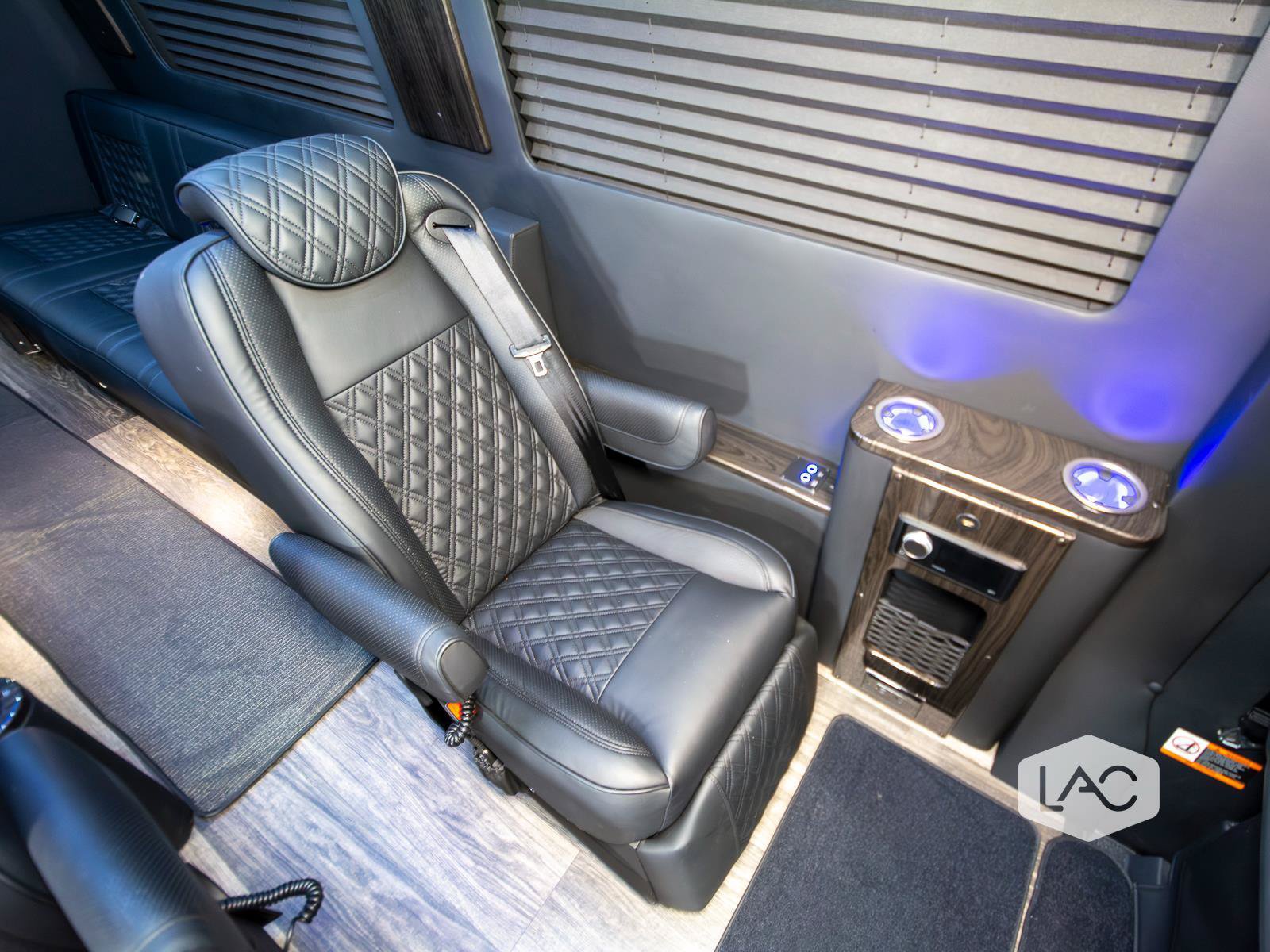 Used 2025 Mercedes-Benz Sprinter 3500 image 9