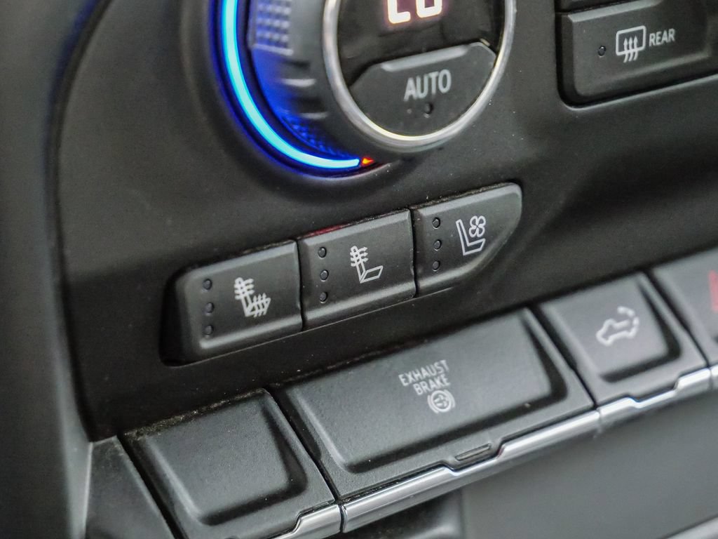 Used 2022 Chevrolet Silverado 2500 LTZ AWD/4WD image 29