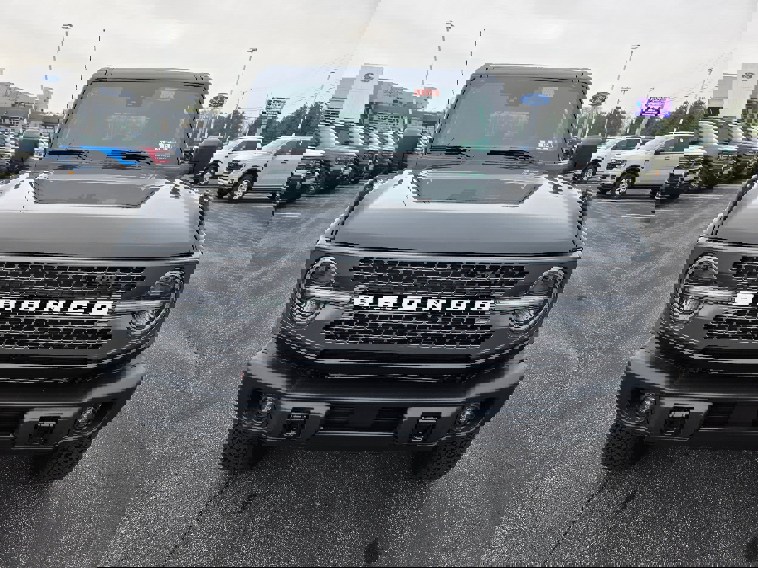 New 2025 Ford Bronco Badlands image 8