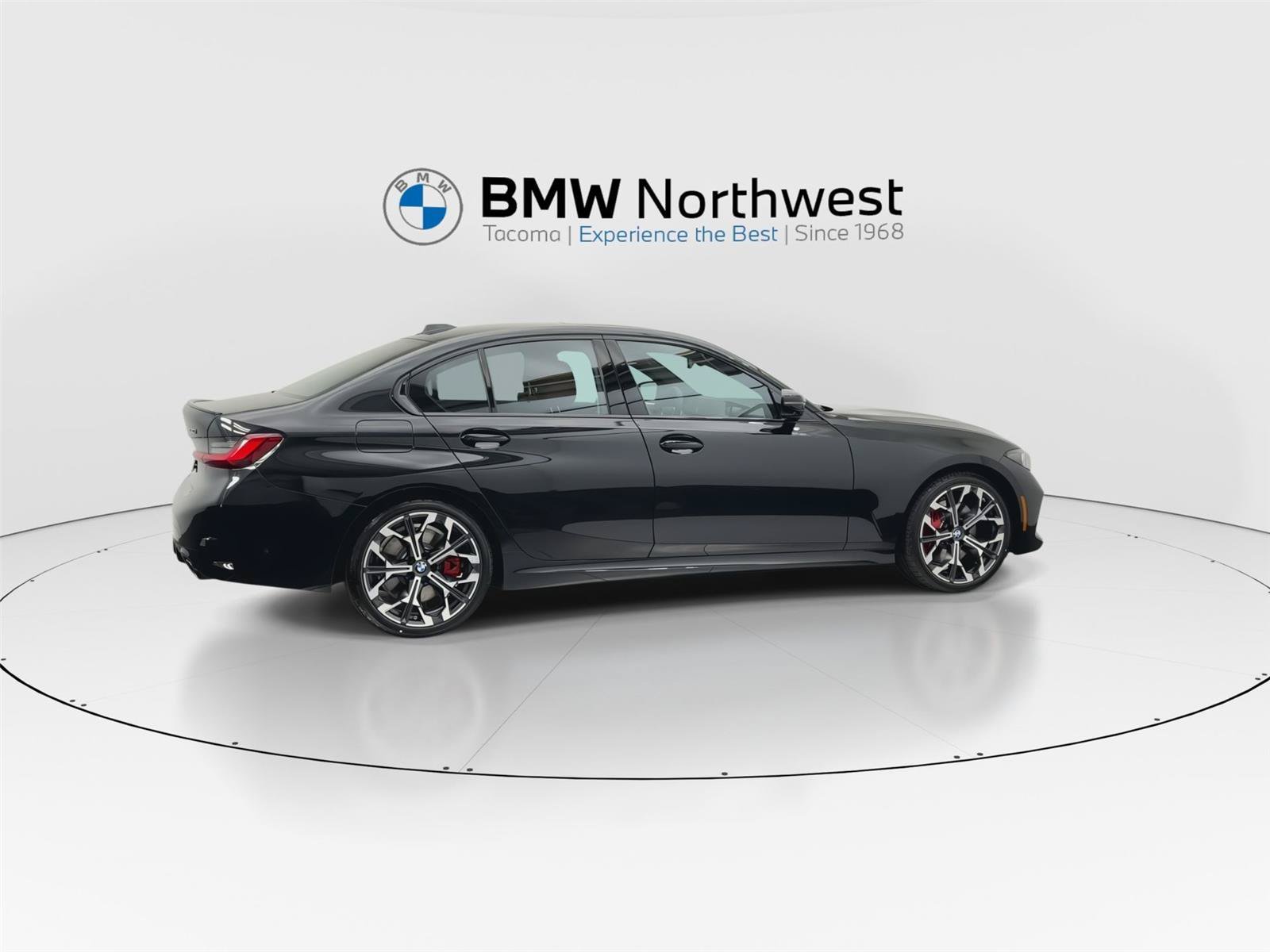 New 2026 BMW 330i xDrive Sedan w/ M Sport Package AWD/4WD image 4