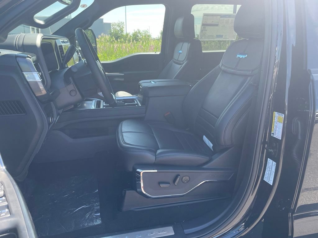 New 2026 Ford F350 Platinum w/ FX4 Off-Road Package AWD/4WD image 15