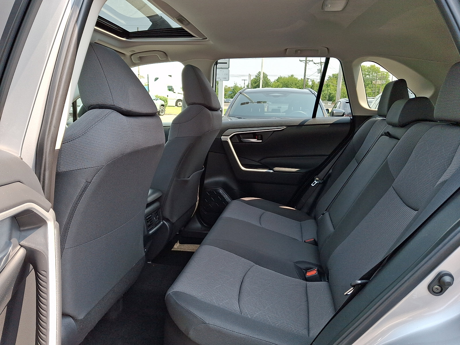 Used 2025 Toyota RAV4 XLE w/ Convenience Package AWD/4WD image 10