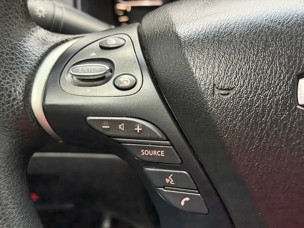Used 2020 Nissan Pathfinder S AWD/4WD image 29