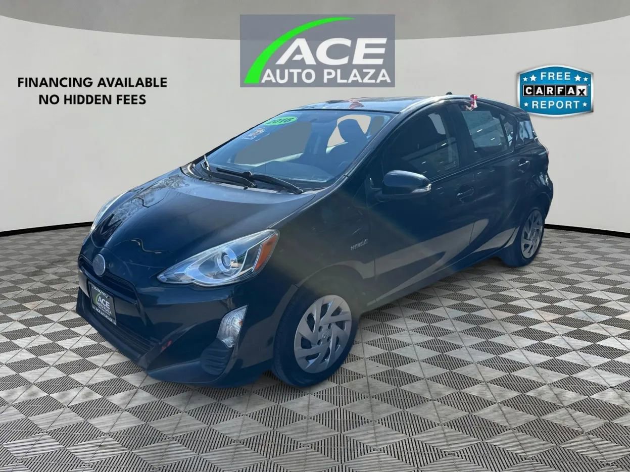 Used 2016 Toyota Prius C Two image 2