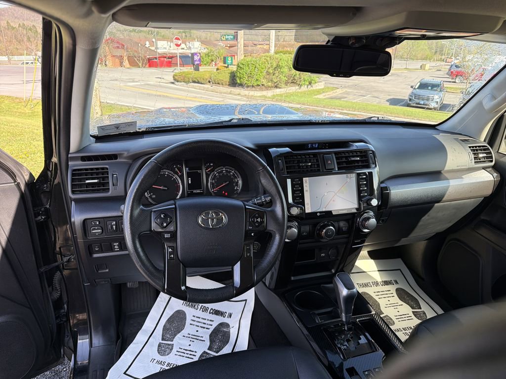 Used 2020 Toyota 4Runner TRD Off-Road Premium w/ Moonroof Package AWD/4WD image 15