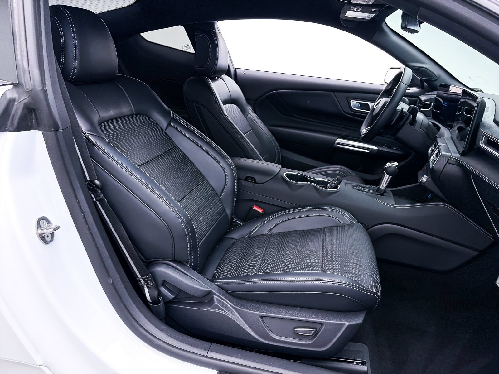 Used 2025 Ford Mustang GT Premium RWD image 45