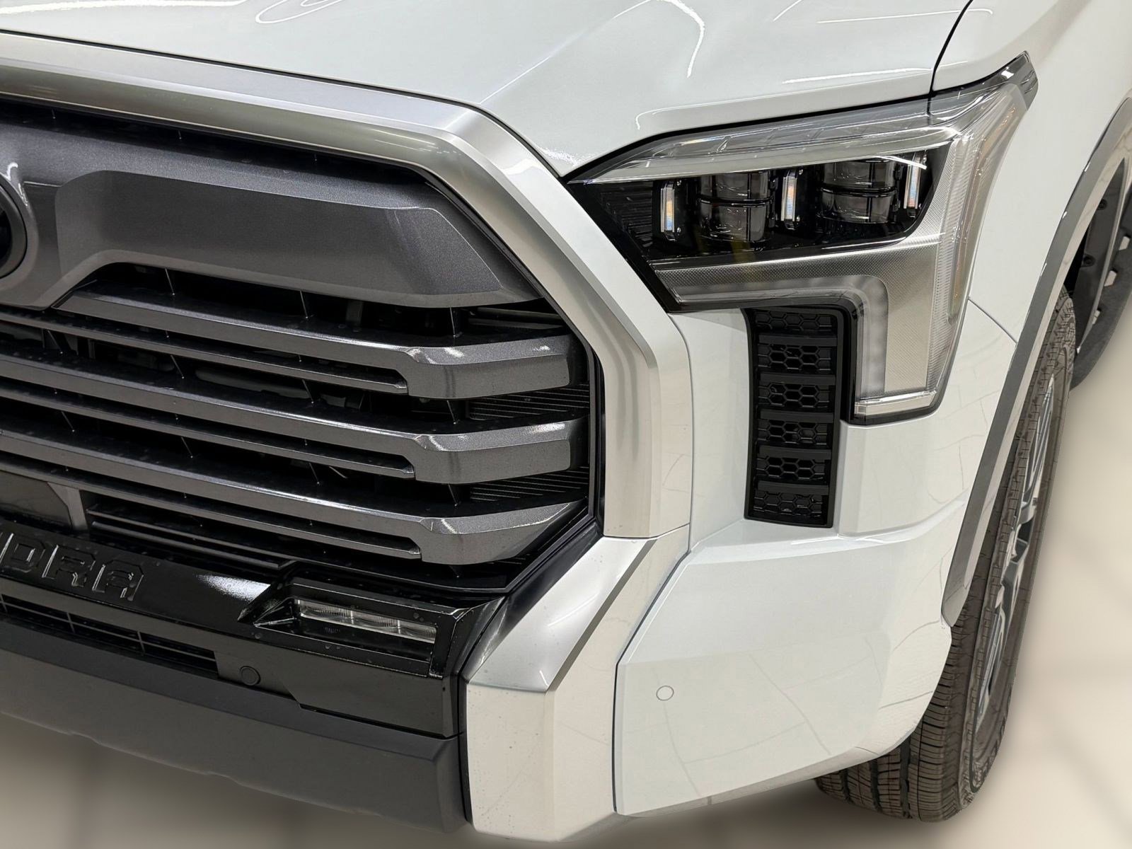 New 2026 Toyota Tundra Limited AWD/4WD image 9
