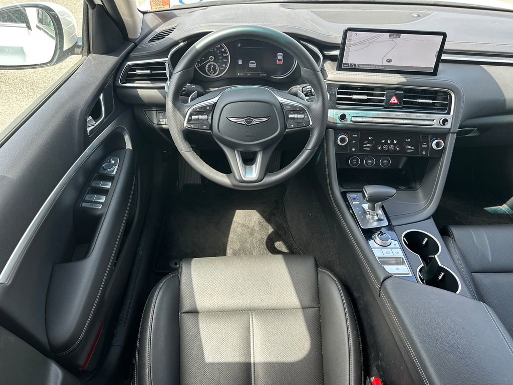 Used 2025 Genesis G70 2.5T image 23