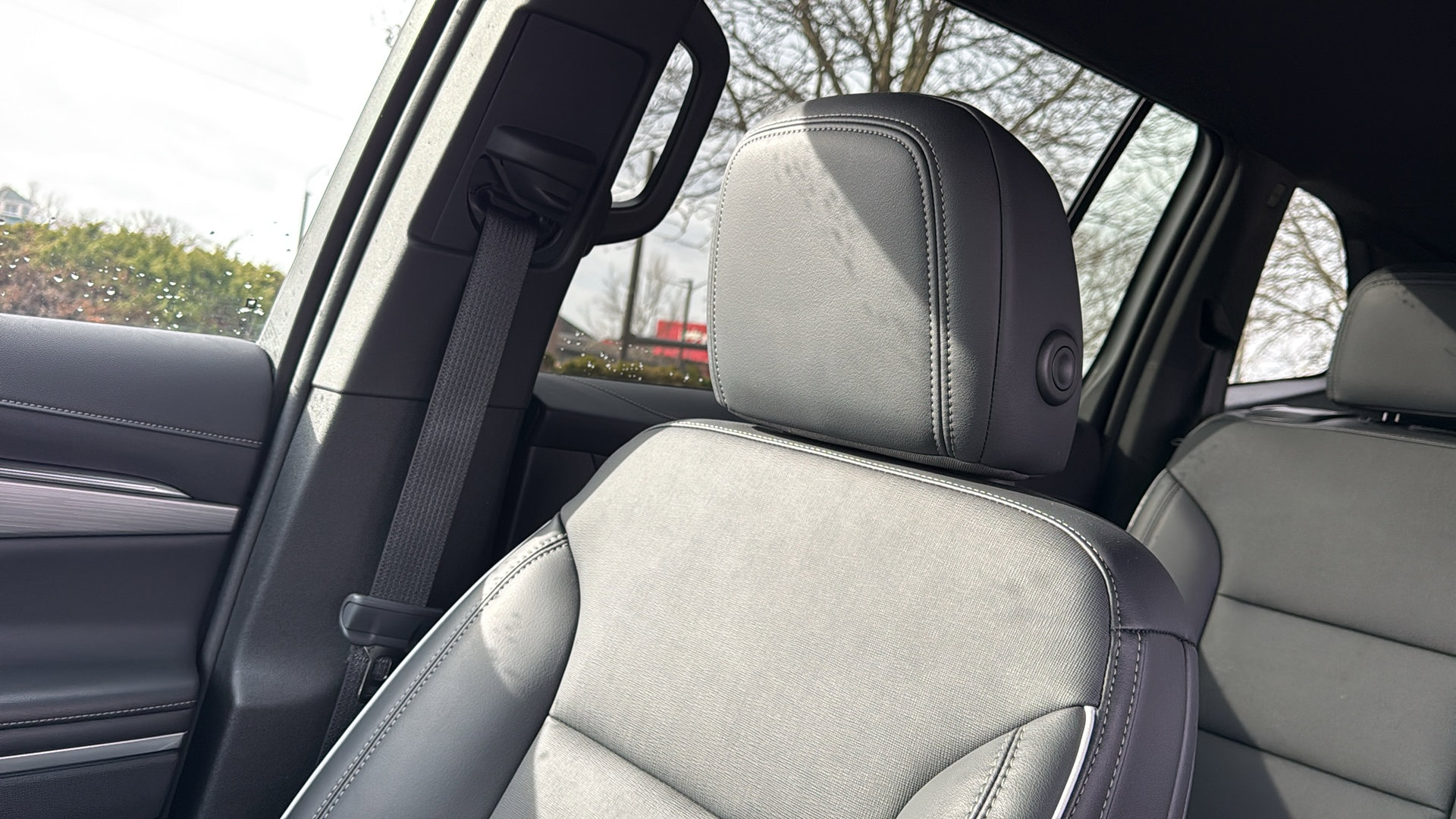 Used 2025 Buick Enclave Preferred image 24