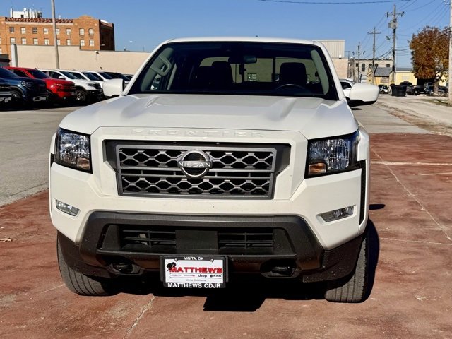 Used 2024 Nissan Frontier SV w/ SV Convenience Package image 2