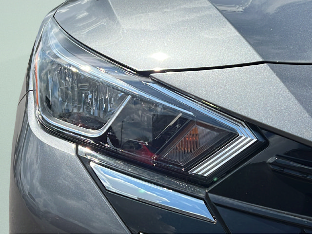 Used 2024 Nissan Versa S w/ Trunk Package FWD image 9