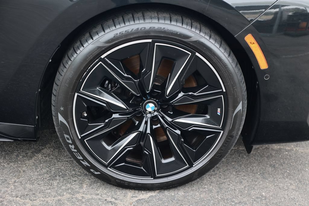 Used 2023 BMW 740i w/ Executive Package RWD image 8