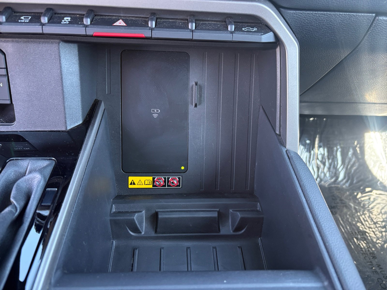Used 2025 Toyota Tundra Limited AWD/4WD image 31
