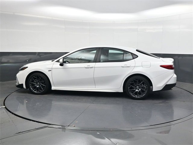 Used 2025 Toyota Camry SE w/ Convenience Package image 7