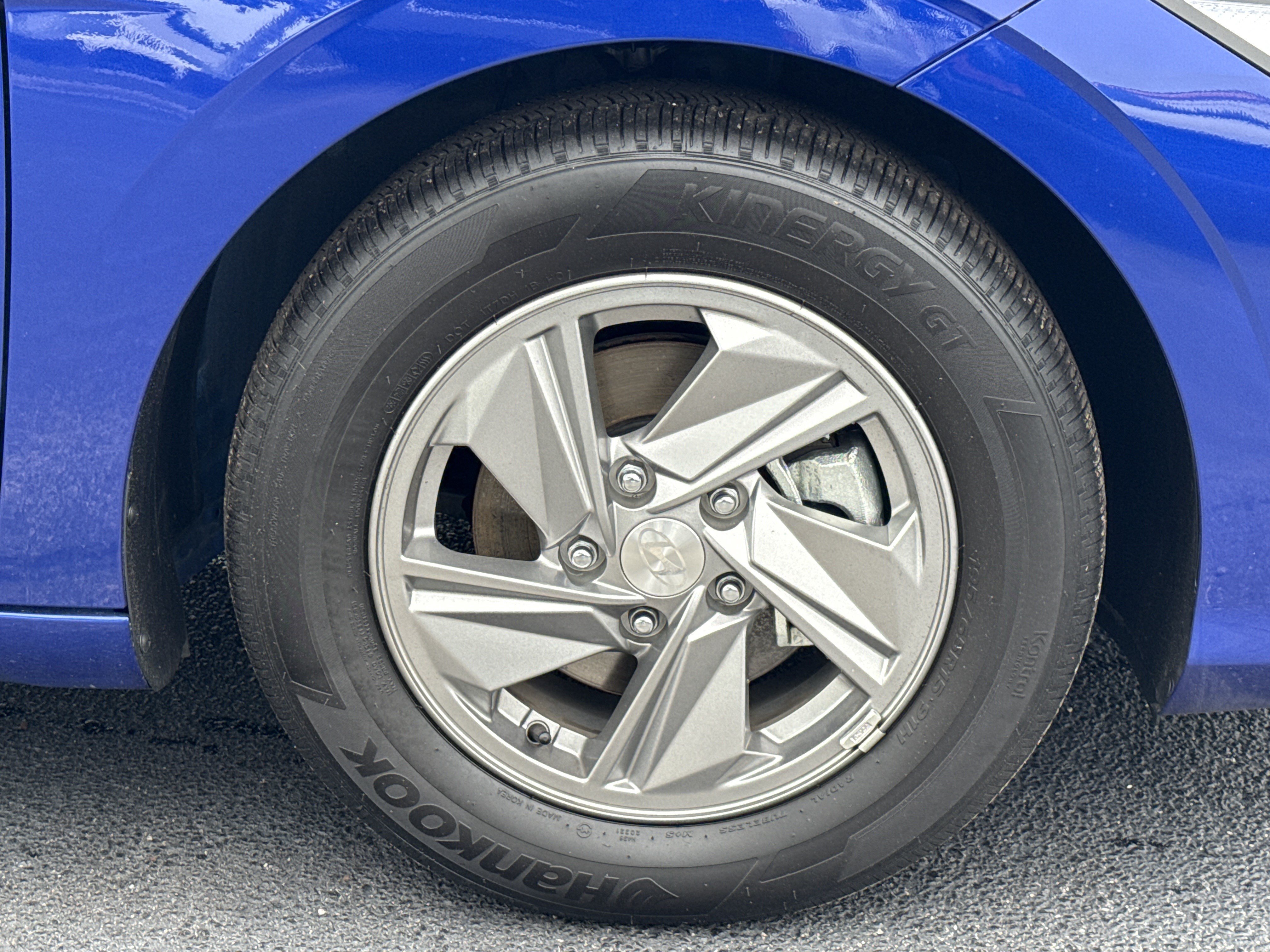 Used 2025 Hyundai Elantra SE FWD image 13
