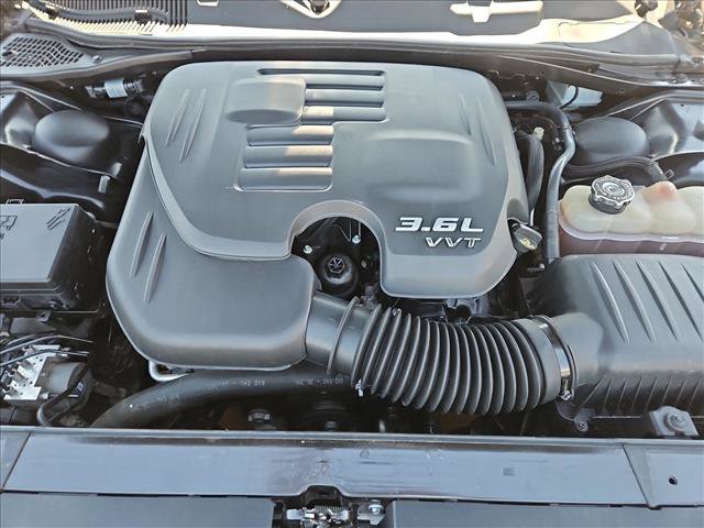 Used 2016 Dodge Challenger SXT RWD image 14