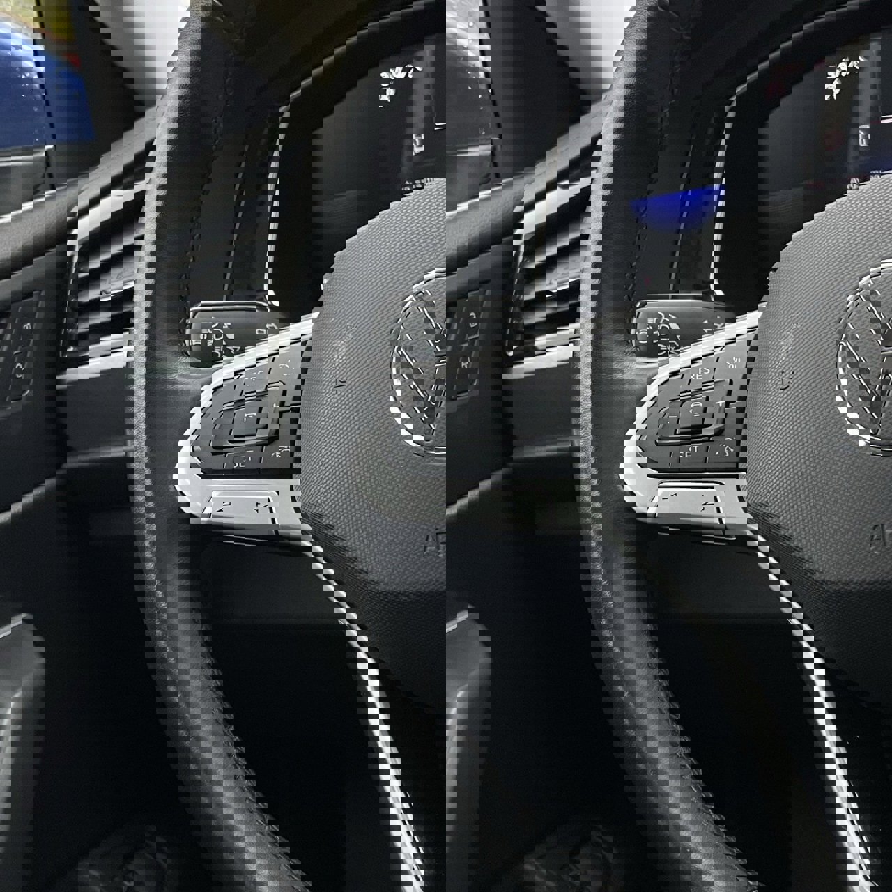 Used 2024 Volkswagen Jetta SE image 13