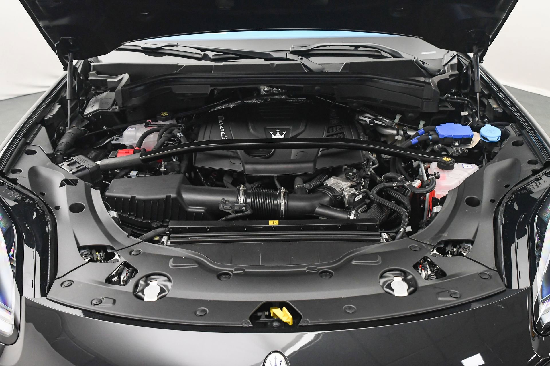 New 2025 Maserati Grecale Modena image 16