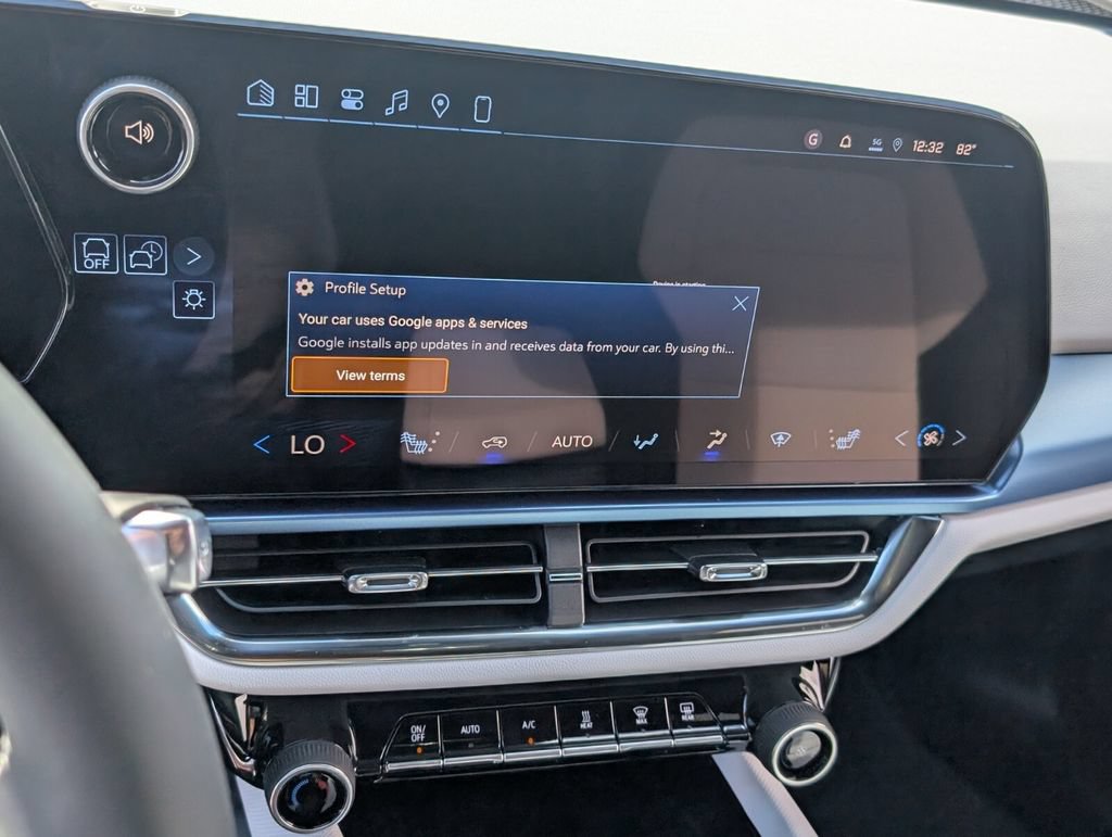 New 2026 Chevrolet Equinox EV LT AWD/4WD image 9