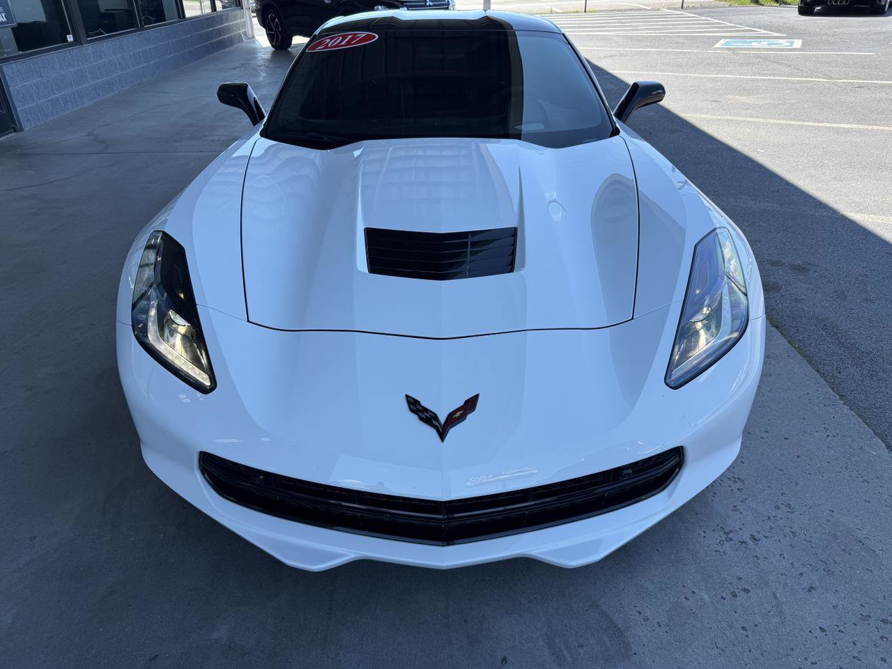 Used 2017 Chevrolet Corvette Stingray Coupe RWD image 3