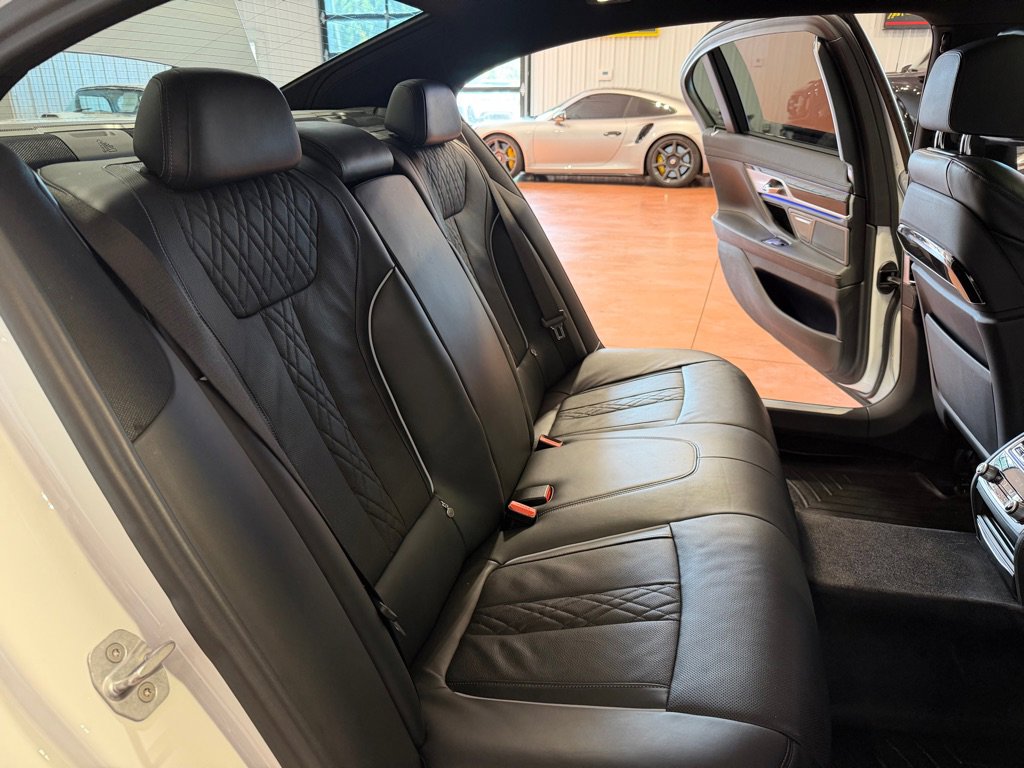 Used 2020 BMW 740i xDrive w/ M Sport Package AWD/4WD image 23