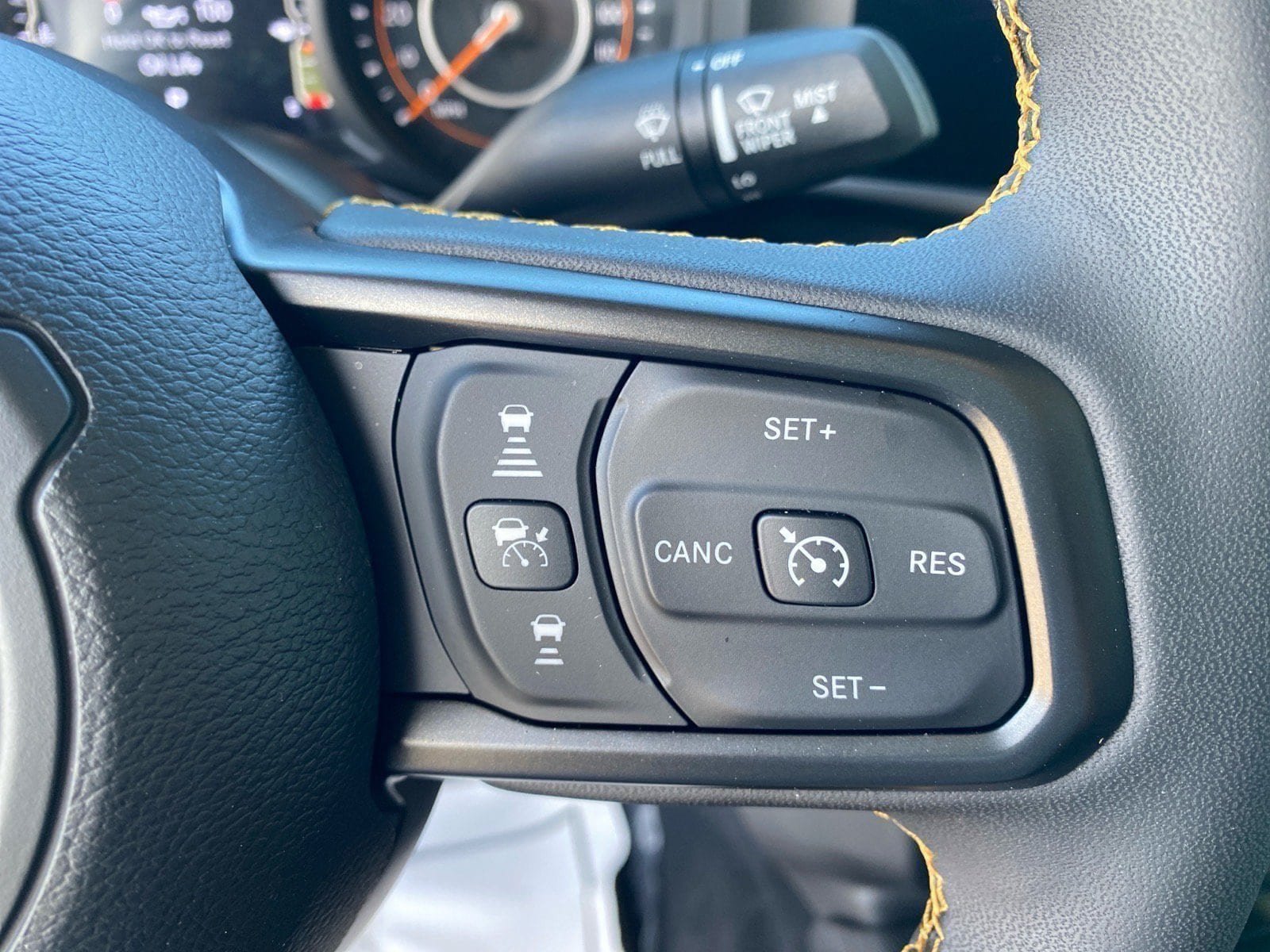 Used 2025 Jeep Gladiator Sport AWD/4WD image 18