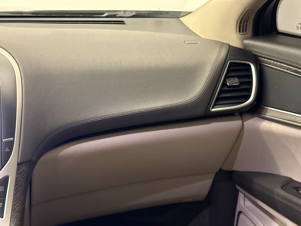 Used 2016 Lincoln MKX Reserve FWD image 16