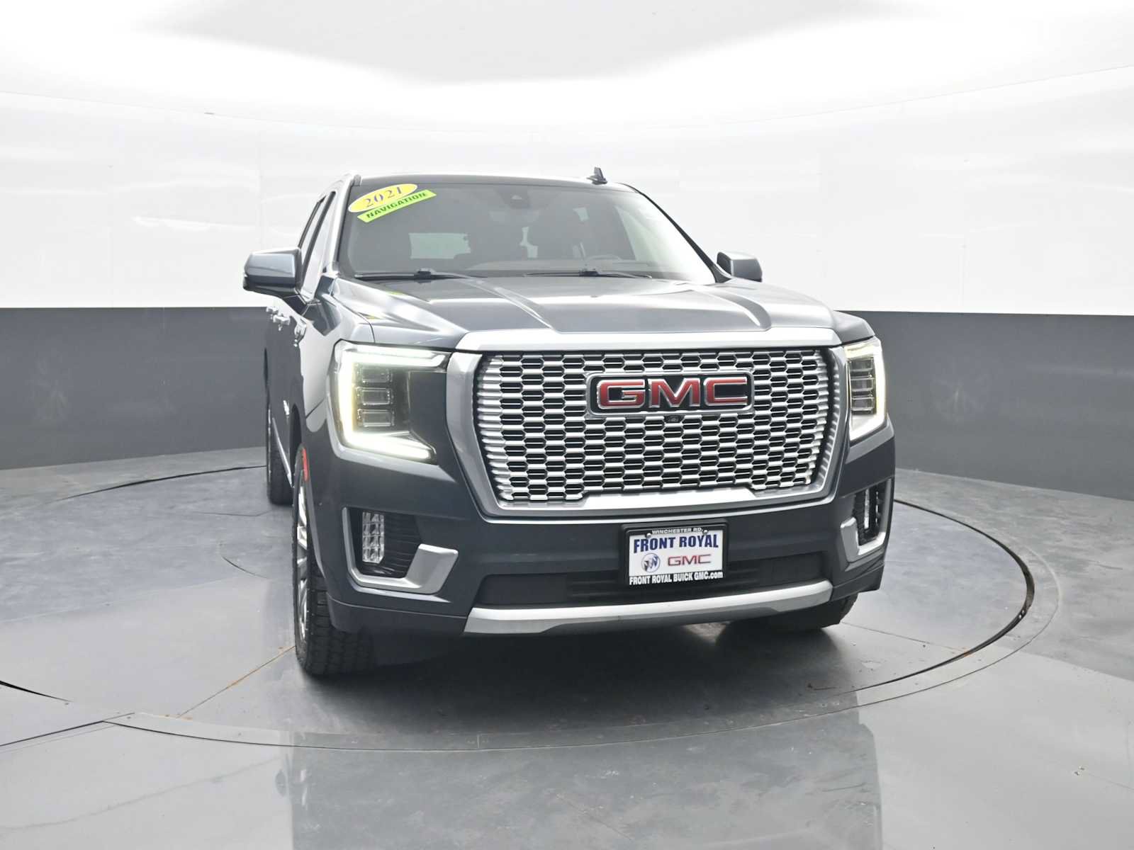 Used 2021 GMC Yukon Denali w/ Denali Premium Package RWD image 2