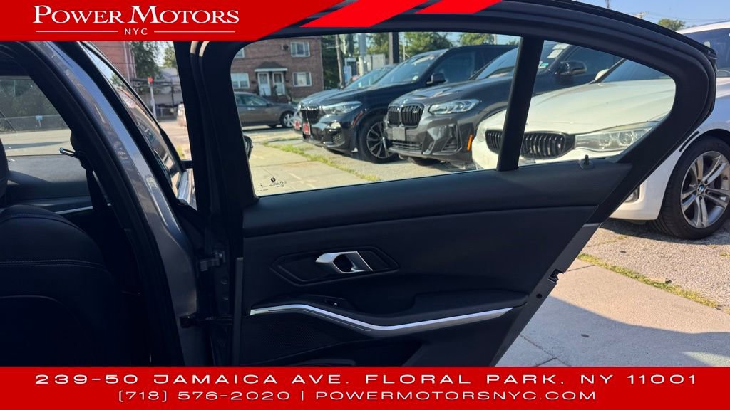 Used 2024 BMW 330i xDrive Sedan w/ Convenience Package image 17