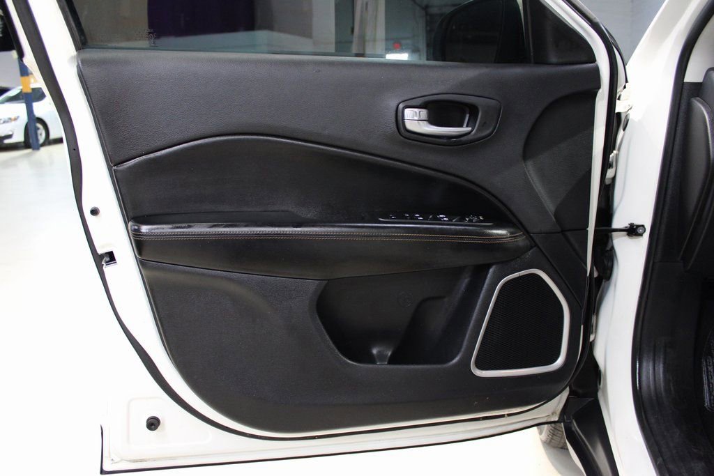 Used 2021 Jeep Compass Limited AWD/4WD image 25