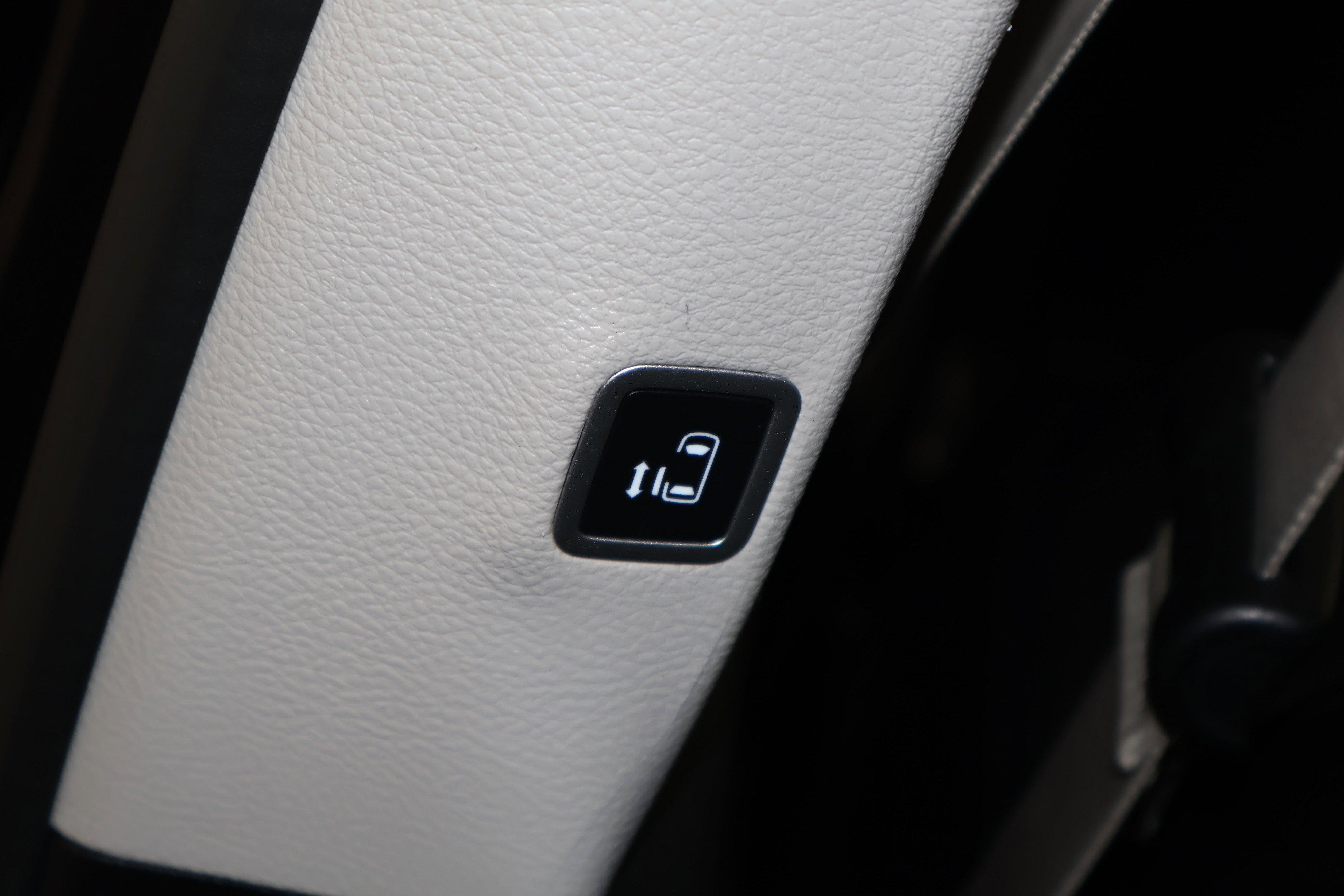 Used 2024 Chrysler Pacifica Touring-L image 47