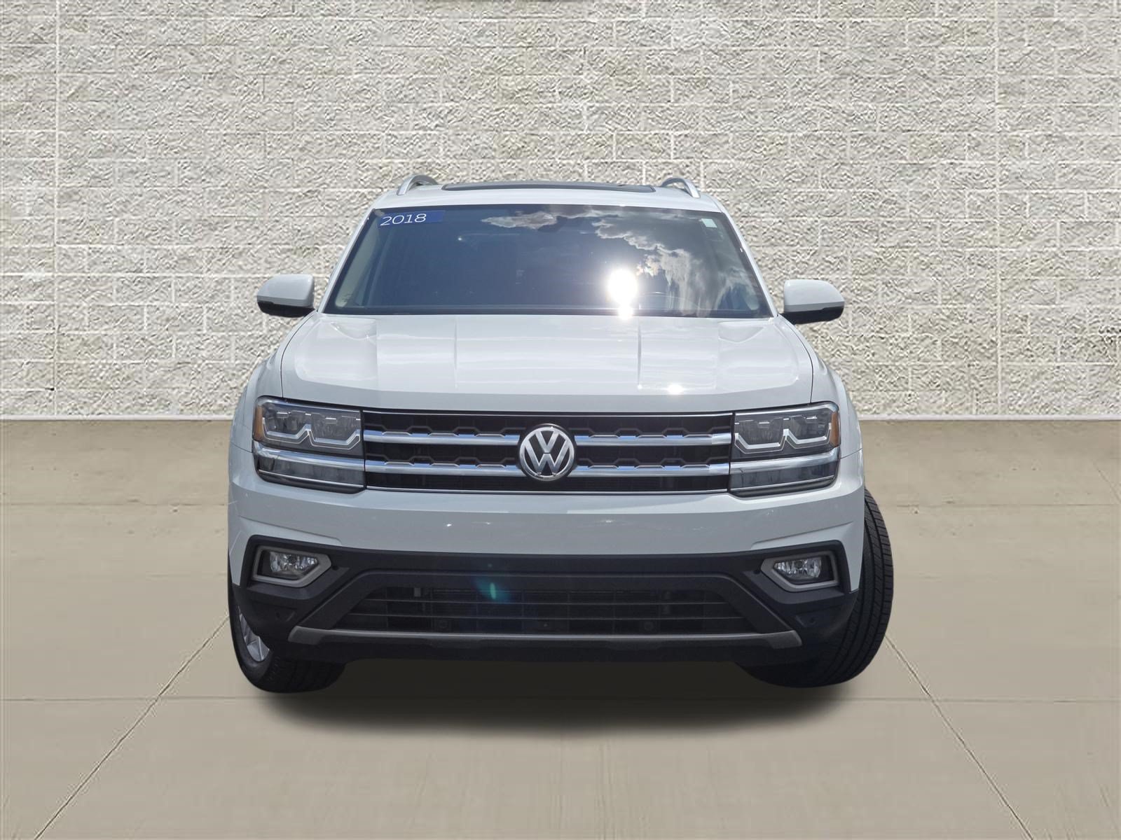 Used 2018 Volkswagen Atlas SEL Premium AWD/4WD image 2