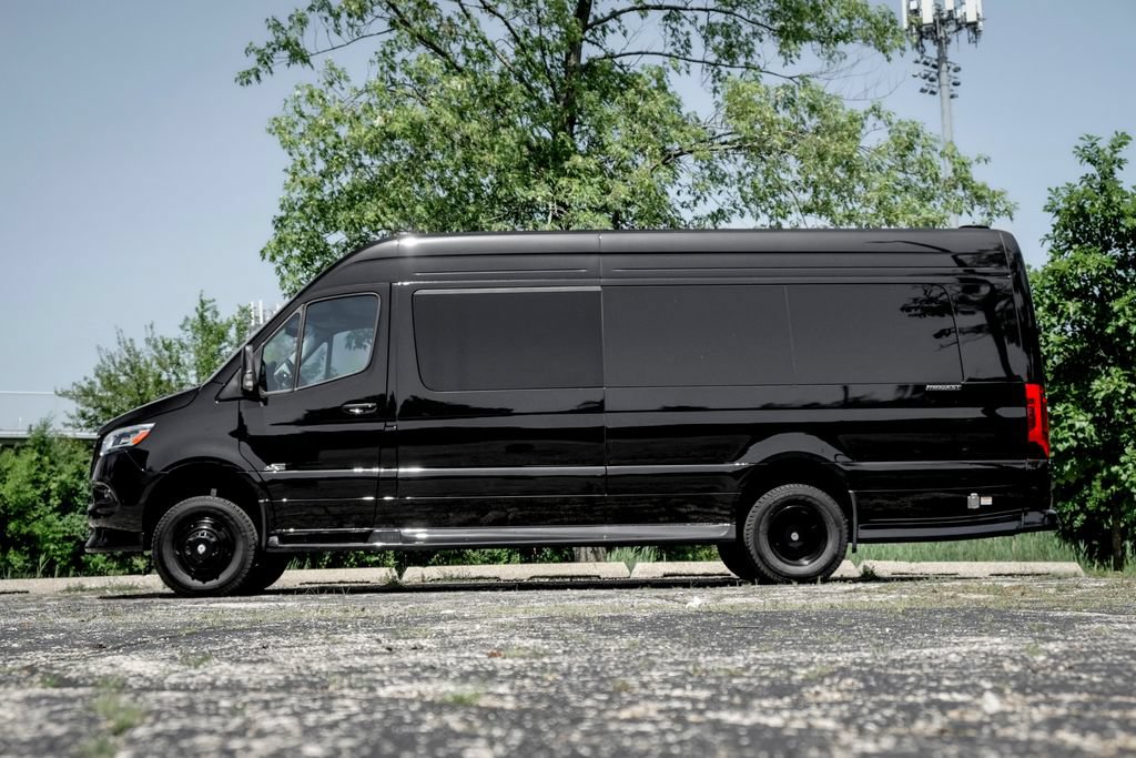 Used 2025 Mercedes-Benz Sprinter 3500 video 3