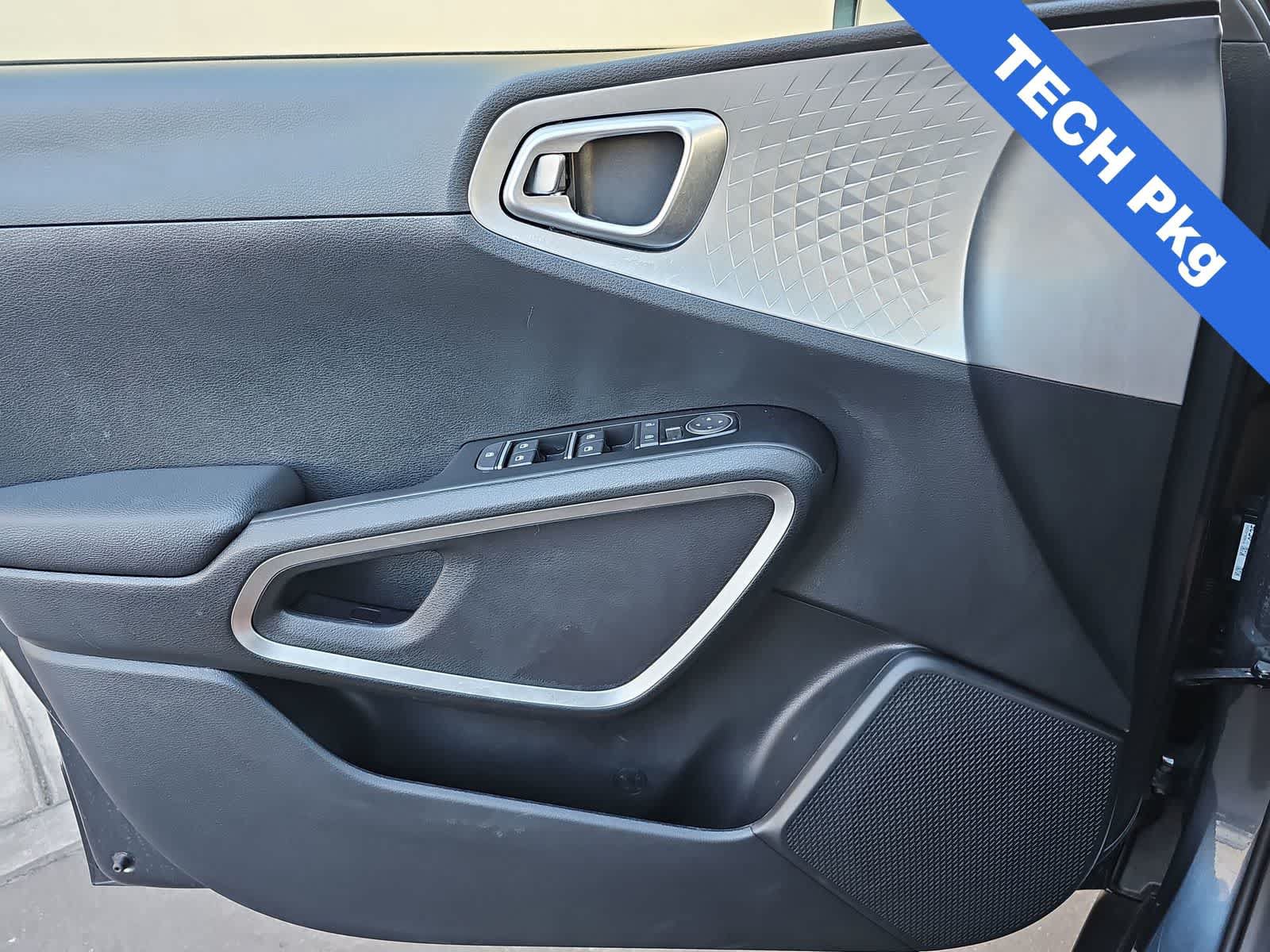 Used 2025 Kia Soul FWD image 26