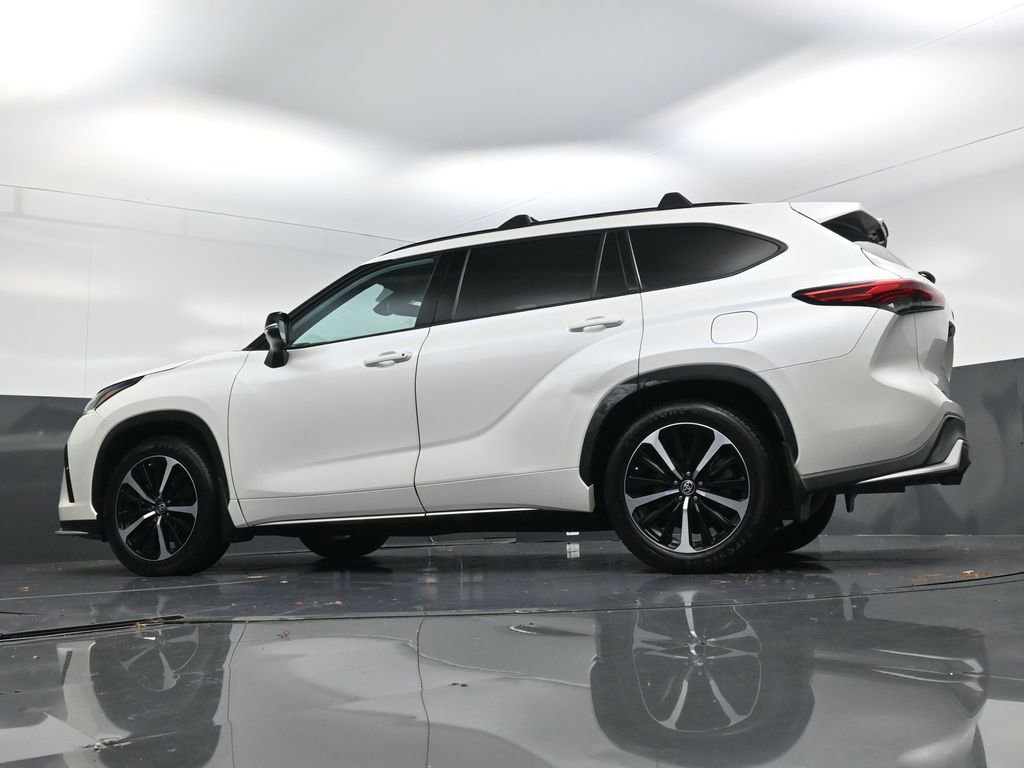 Used 2021 Toyota Highlander XSE image 19